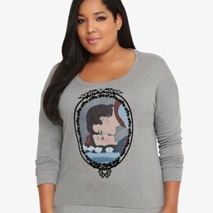 Snow White KISS Sweater